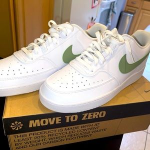 Nike Court Vision Low